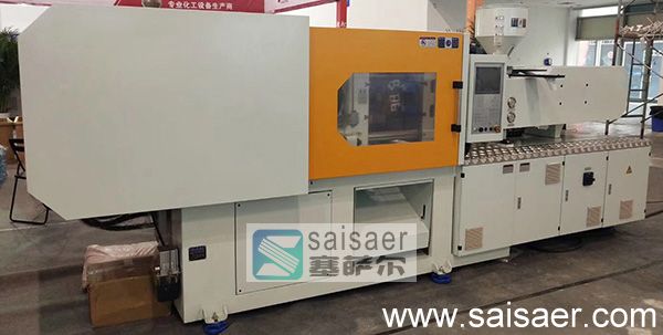 130 ton injecting machine